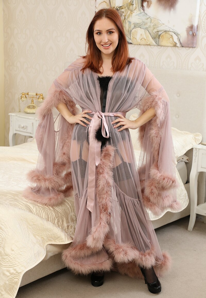 Хариса, 20 лет, 1 размер груди